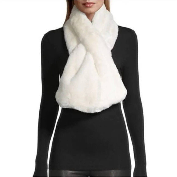 NWT! Apparis Bambi Faux Fur Luxe Plush Scarf in Ivory - Picture 1 of 12